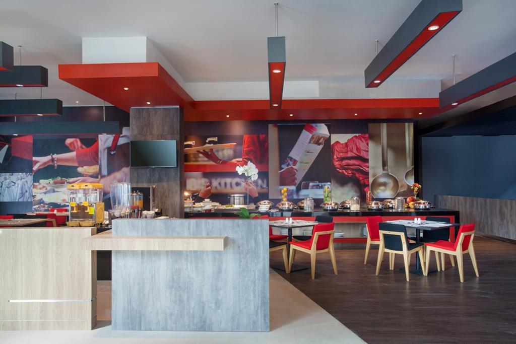 Ibis Makassar City Center Kültér fotó