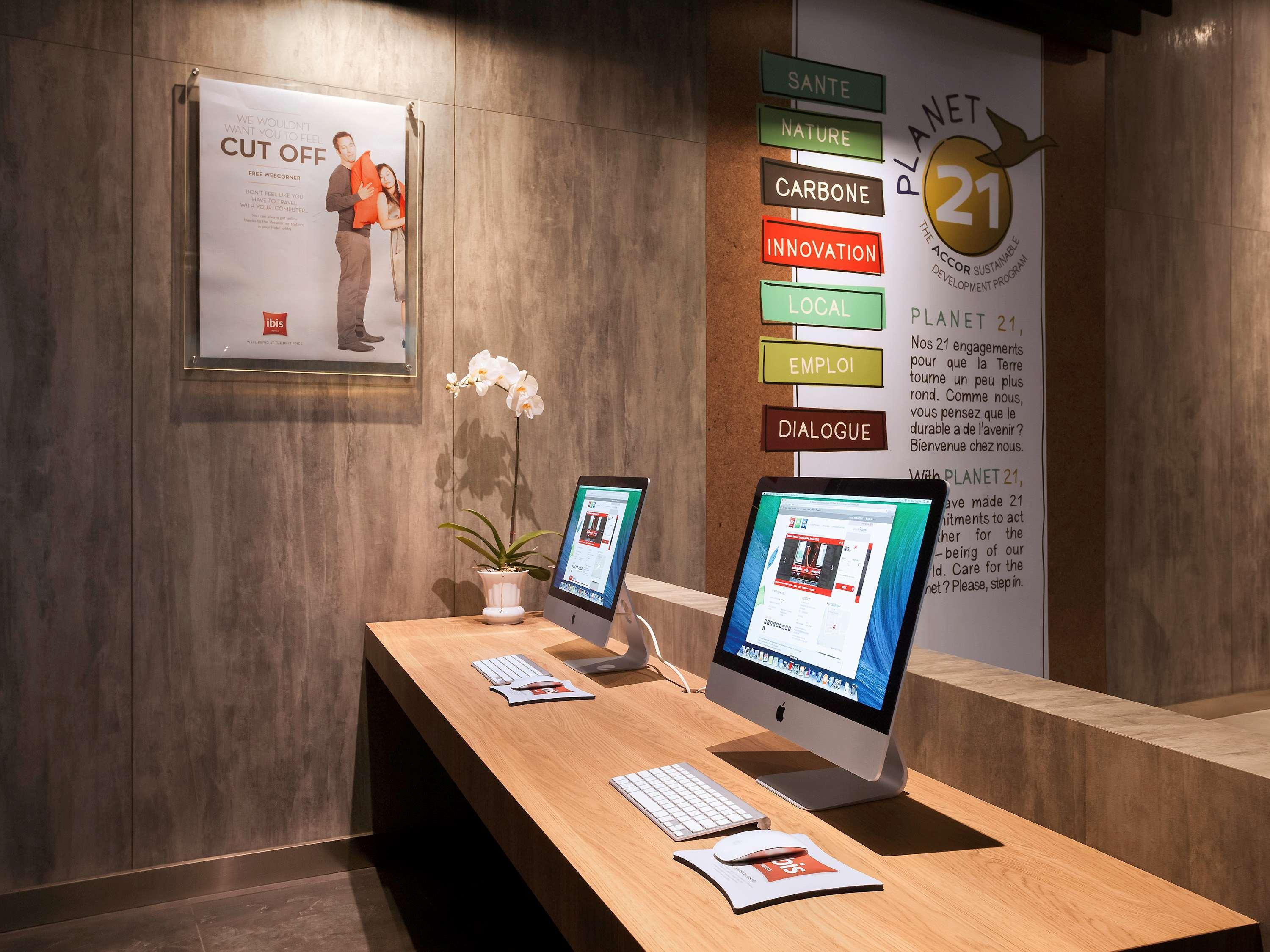 Ibis Makassar City Center Kültér fotó