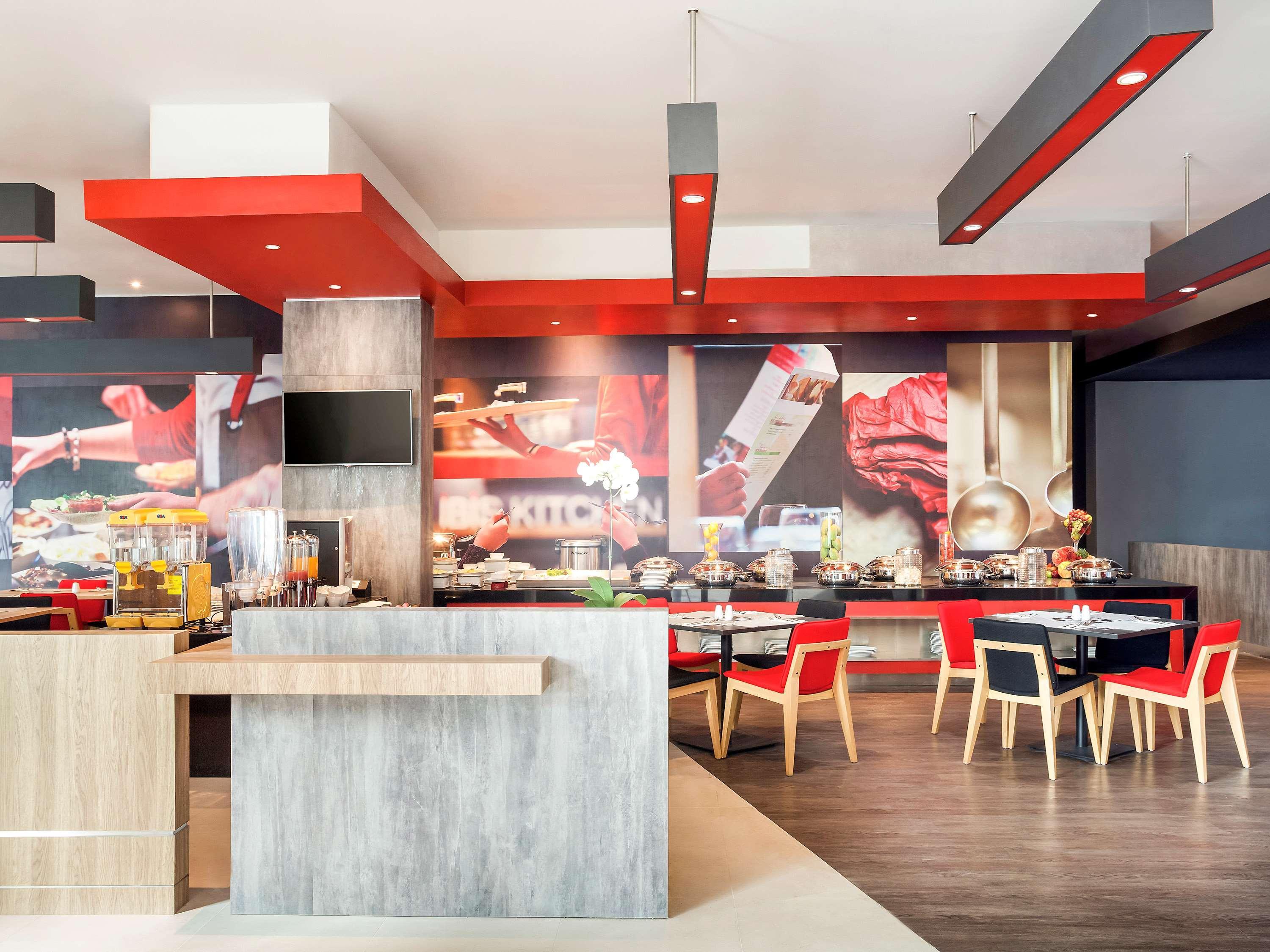 Ibis Makassar City Center Kültér fotó