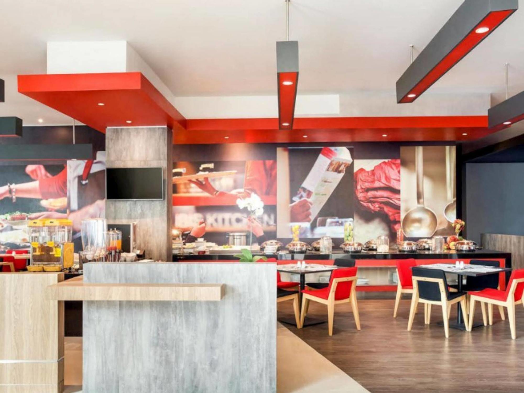 Ibis Makassar City Center Kültér fotó