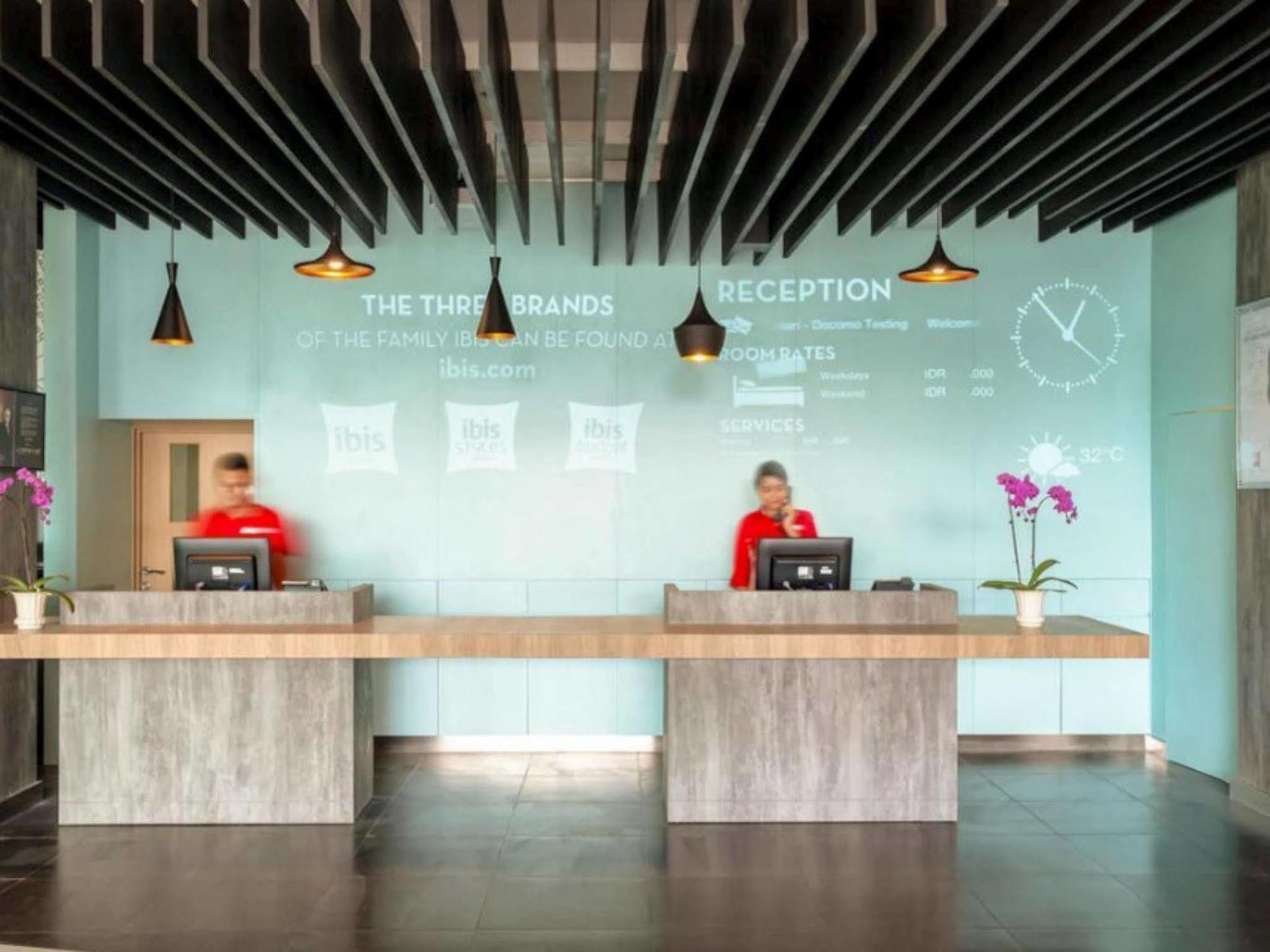 Ibis Makassar City Center Kültér fotó